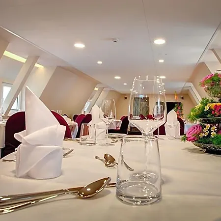 Weserhotel Schwager فندق هولتزميندن