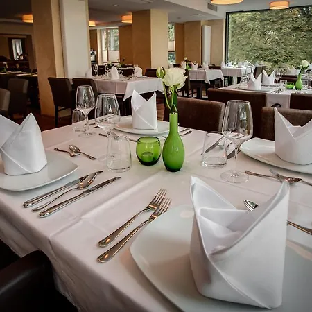 Weserhotel Schwager 호텔 홀즈민덴